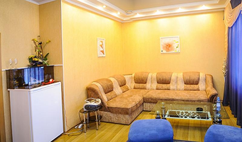 מלון Zaporizhia Bilyj Rojal מראה חיצוני תמונה