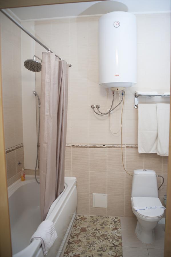 מלון Zaporizhia Bilyj Rojal מראה חיצוני תמונה